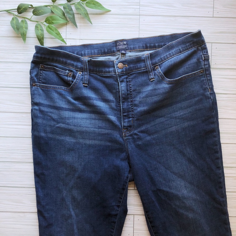 J Crew 9” high rise skinny jeans. Medium wash. Excellent condition. Size 33